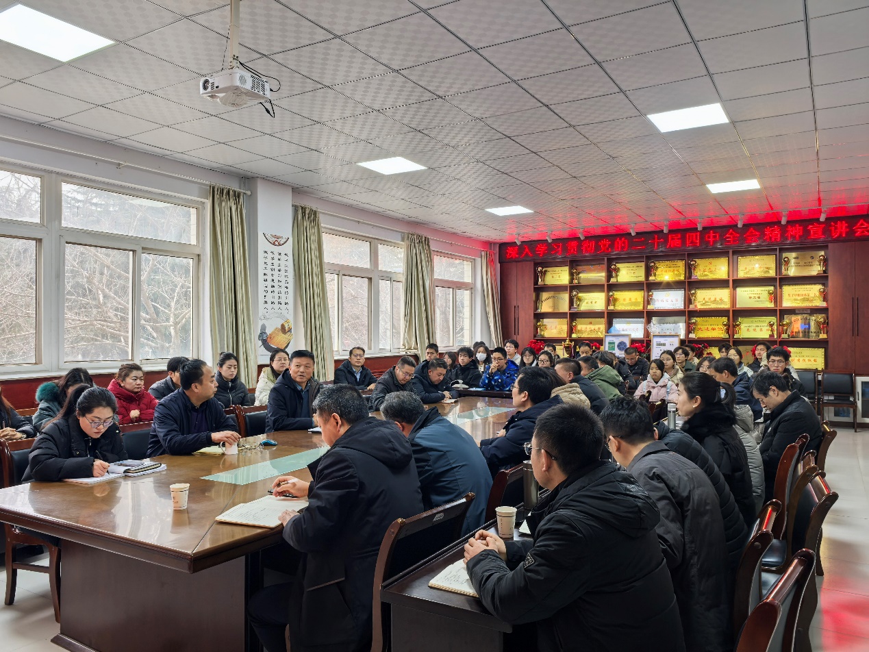 餐厅里的人们AI 生成的内容可能不正确。